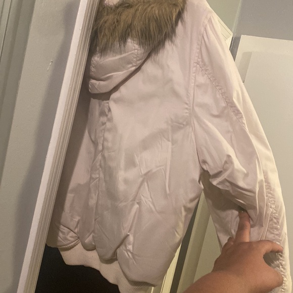 White/Cream Jackets with fur on hood size 2xl - Picture 2 of 2